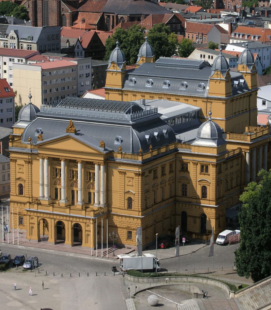 Farbskizze zur ursprünglichen Fassadengestaltung des Staatstheaters zu Schwerin (Fotomontage)