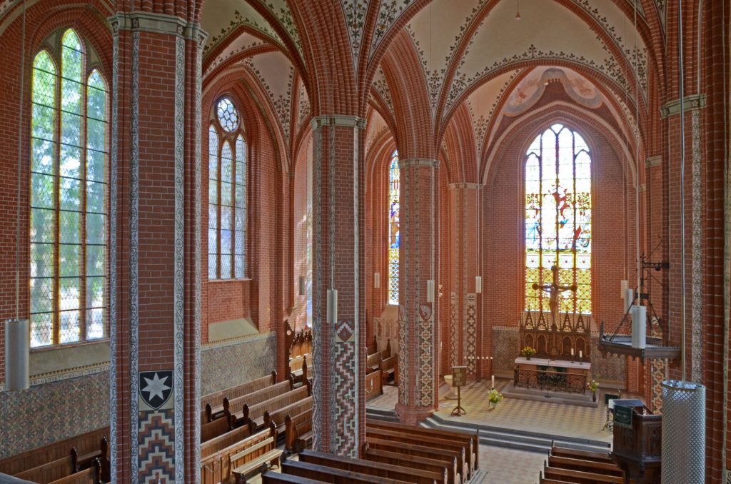 Restauriertes Hauptschiff der Stadtkirche Sternberg (Blick nach Nordosten)